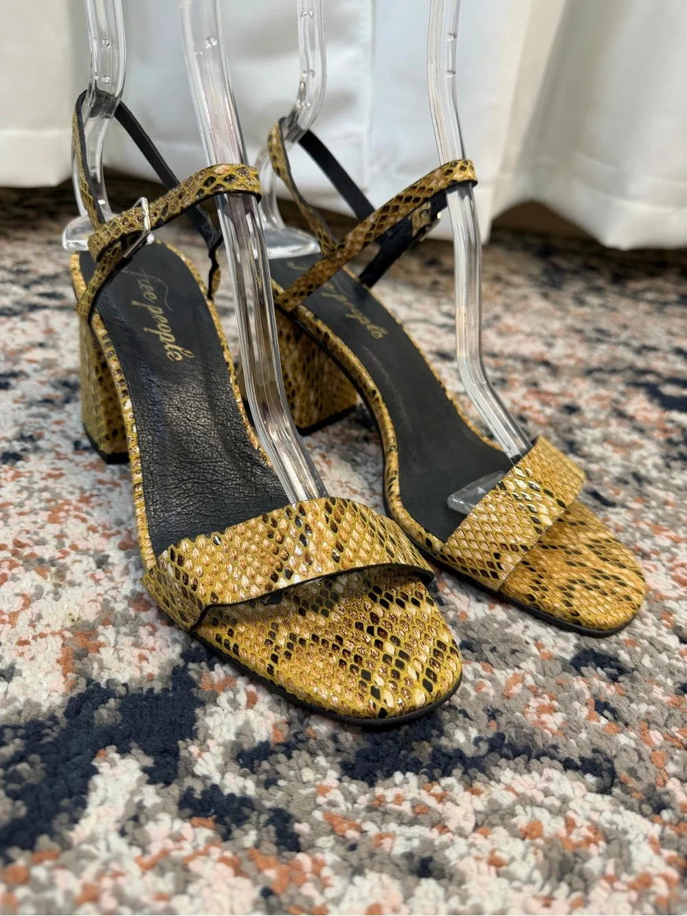 NWOT Free People ‘Liv’ Block Heel in “Taupe” Size 8